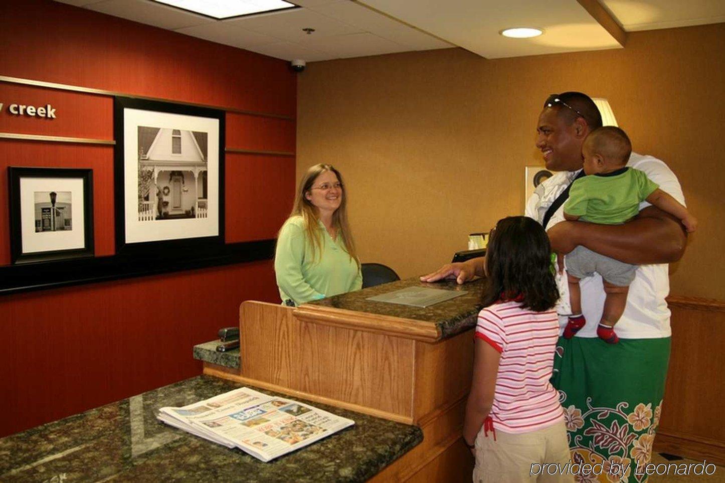 Hampton Inn Stony Creek מראה פנימי תמונה