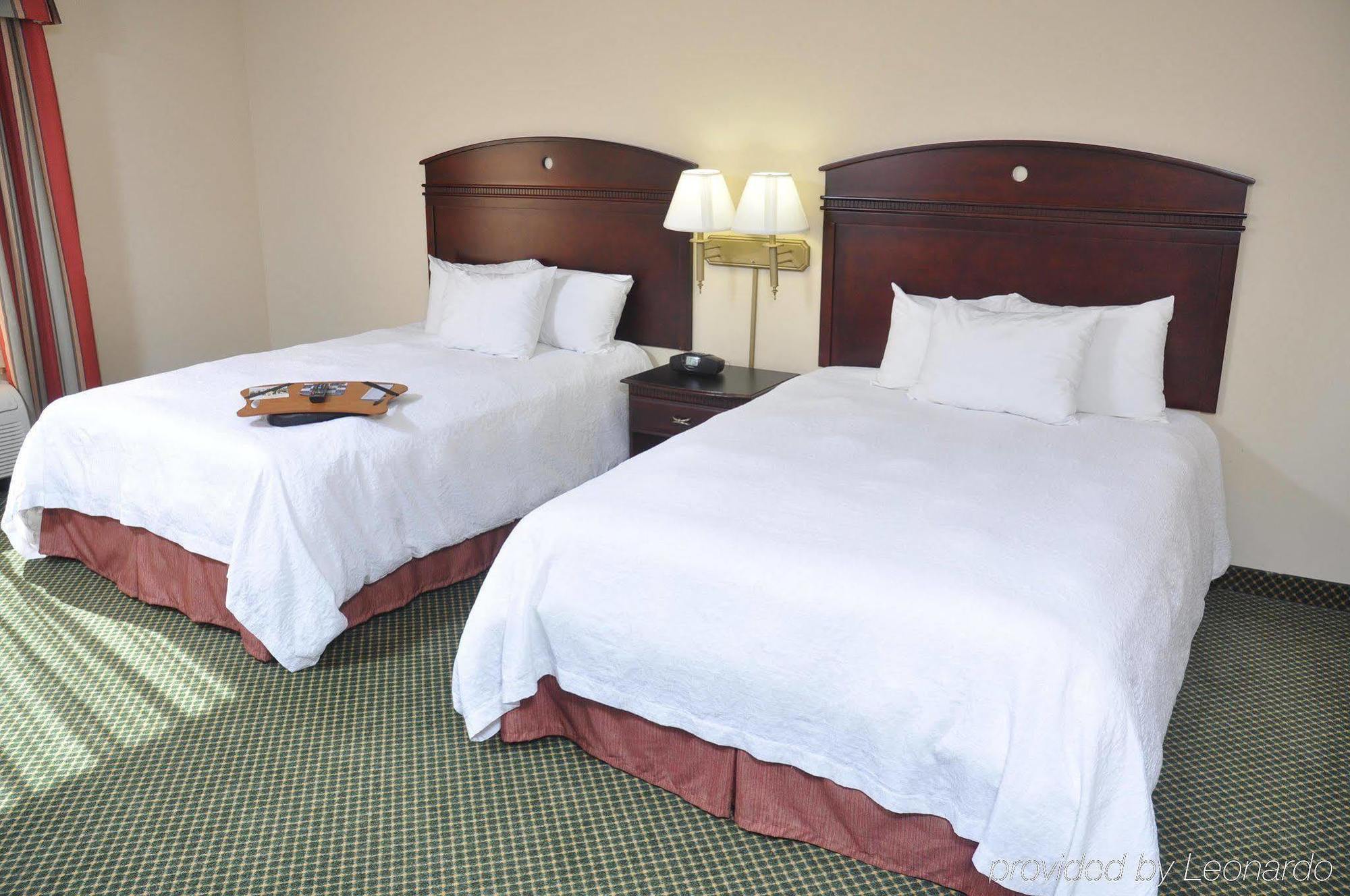 Hampton Inn Stony Creek מראה חיצוני תמונה